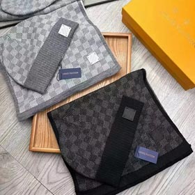 Louis Vuitton Schal und Hut